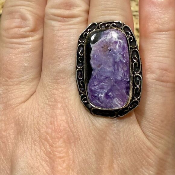 Mystic Violet Elegance: Handmade Charoite Ring in Sterling Silver Size 7 New - Picture 4 of 4